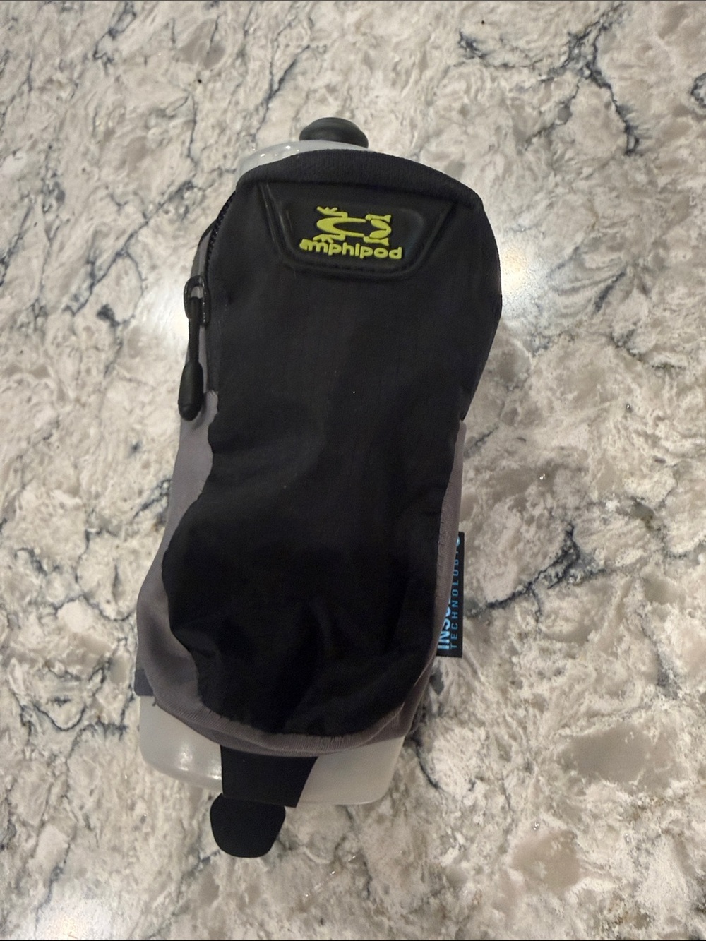 Amphipod Black & Gray Handheld Water Bottle for Running